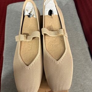 Vivaia Flat Shoes